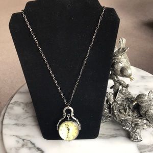 Antique Silver Tone Vintage Style Clock Ne…